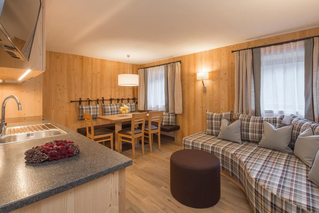 Ciasa Col Cuch Lägenhet La Villa  Exteriör bild