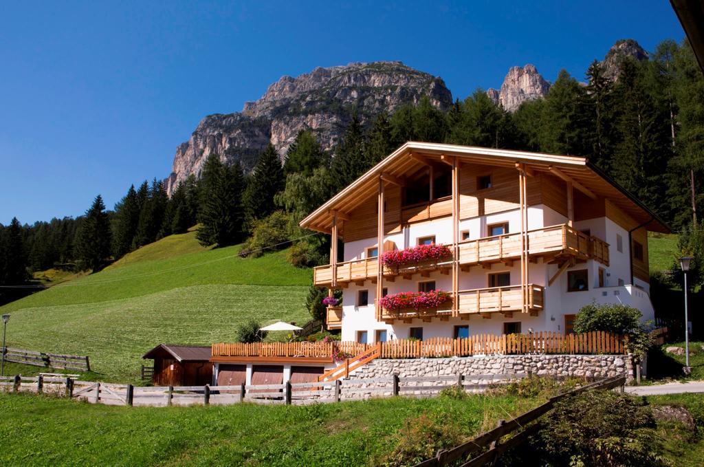 Ciasa Col Cuch Lägenhet La Villa  Exteriör bild